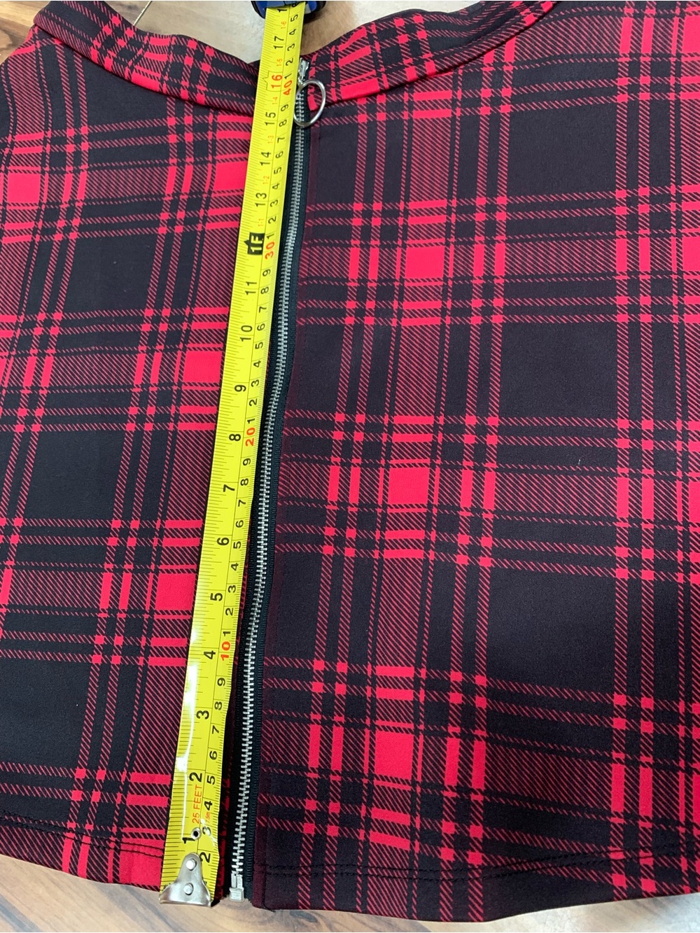 Hot Topic Skater Skirt Womens Medium Black Red Plaid Punk Goth Preppy Front Zip - Picture 11 of 13